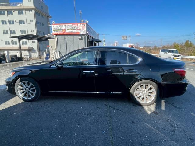 ＬＳ ＬＳ４６０　バージョンＵ　Ｉパッケージ　純正ナビＴＶ　サンルーフ　ウッドコンビハンドル　盗難防止システム　バックカメラ　革シート　パワーシート　修復歴なし　ステアリングリモコン　純正アルミホイール　スマートキー（12枚目）