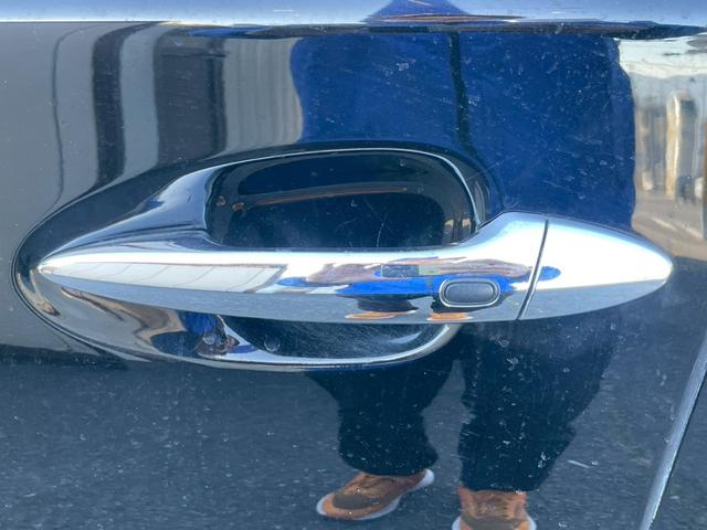 ＬＳ ＬＳ４６０　バージョンＵ　Ｉパッケージ　純正ナビＴＶ　サンルーフ　ウッドコンビハンドル　盗難防止システム　バックカメラ　革シート　パワーシート　修復歴なし　ステアリングリモコン　純正アルミホイール　スマートキー（52枚目）
