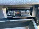 　ナビ　フルセグＴＶ　バックカメラ　両側電動スライドドア　８人乗り　Ｂｌｕｅｔｏｏｔｈ接続可　衝突被害軽減システム　レーンアシスト　スマートキー　オートライト　ウォークスルー　ＣＤ／ＤＶＤ再生可（31枚目）