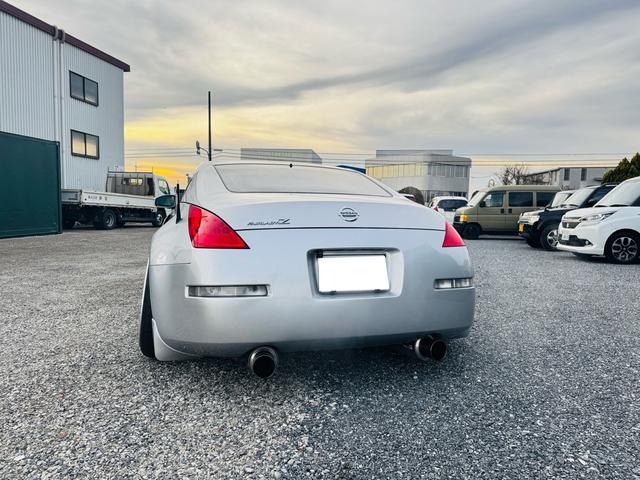 フェアレディZ ベースグレード 6速MT 最終型 ワーク19インチアルミホイール 車高調 柿本マフラー Bluetooth対応フルセグナビ バックカメラ ドライブレコーダー 外装グー鑑定5点(8枚目)