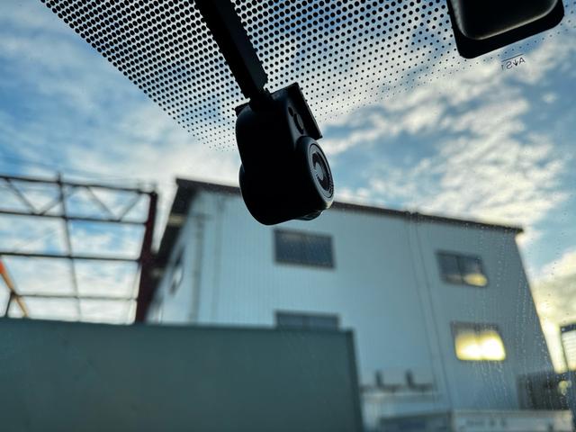 フェアレディZ ベースグレード 6速MT 最終型 ワーク19インチアルミホイール 車高調 柿本マフラー Bluetooth対応フルセグナビ バックカメラ ドライブレコーダー 外装グー鑑定5点(48枚目)