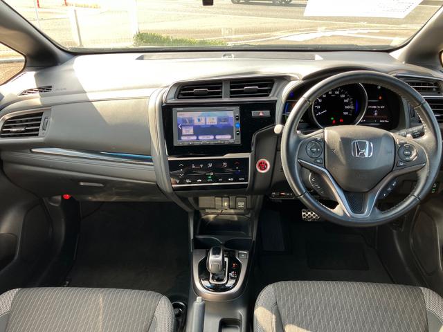 車を運転する際には運転席の存在は欠かせません。なのでしっかりとチェックしたいポイントですね。