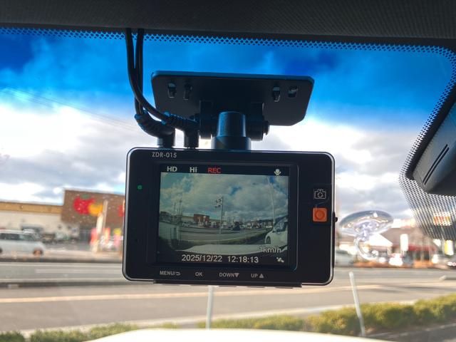 クラウンハイブリッド Ｇ－エグゼクティブ　サンルーフ　黒革シート　ドライブレコーダー　クリアランスソナー　クルーズコントロール　パークアシスト　衝突被害軽減システム　全周囲カメラ　ナビＴＶ　オートマチックハイビーム（7枚目）