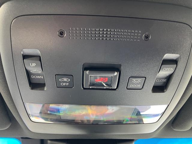 クラウンハイブリッド Ｇ－エグゼクティブ　サンルーフ　黒革シート　ドライブレコーダー　クリアランスソナー　クルーズコントロール　パークアシスト　衝突被害軽減システム　全周囲カメラ　ナビＴＶ　オートマチックハイビーム（12枚目）