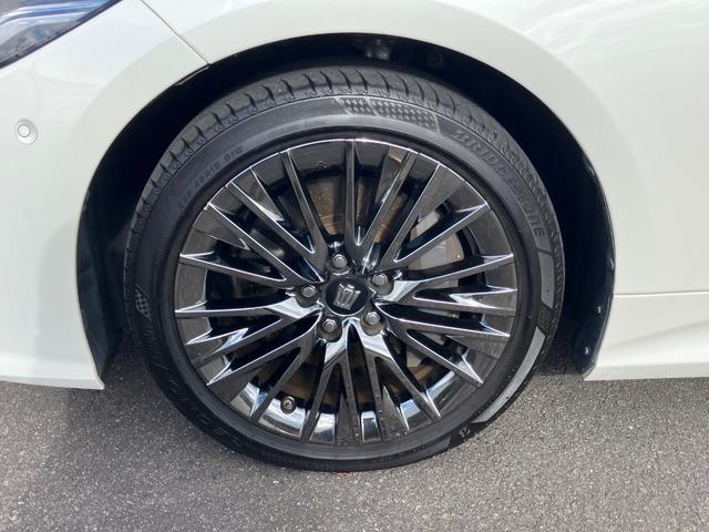 クラウンハイブリッド Ｇ－エグゼクティブ　サンルーフ　黒革シート　ドライブレコーダー　クリアランスソナー　クルーズコントロール　パークアシスト　衝突被害軽減システム　全周囲カメラ　ナビＴＶ　オートマチックハイビーム（20枚目）