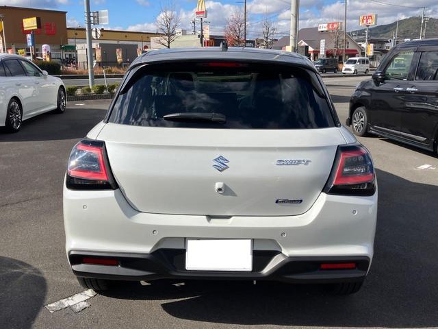 スイフト ハイブリッドＭＺ　全周囲カメラ　ディスプレイオーディオ　クリアランスソナー　オートクルーズコントロール　衝突被害軽減システム　オートライト　ＬＥＤヘッドランプ　スマートキー　アイドリングストップ（17枚目）