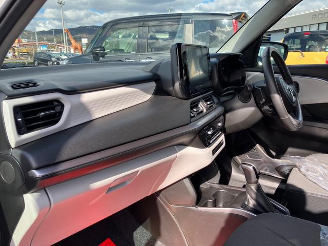 スイフト ハイブリッドＭＺ　全周囲カメラ　ディスプレイオーディオ　クリアランスソナー　オートクルーズコントロール　衝突被害軽減システム　オートライト　ＬＥＤヘッドランプ　スマートキー　アイドリングストップ（23枚目）