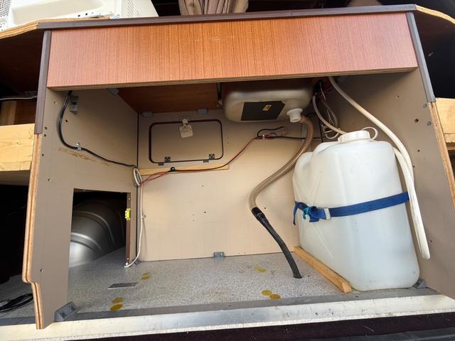 グランドハイエース 4WD ETC スライドドア AT アルミホイール CD エアコン パワーウィンドウ 運転席エアバッグ 助手席エアバッグ(24枚目)