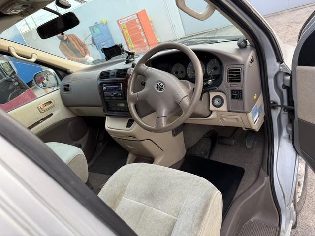 グランドハイエース 4WD ETC スライドドア AT アルミホイール CD エアコン パワーウィンドウ 運転席エアバッグ 助手席エアバッグ(35枚目)