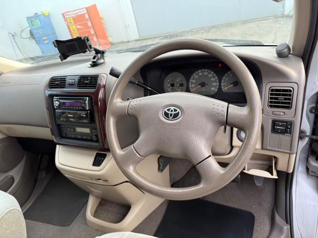 グランドハイエース 4WD ETC スライドドア AT アルミホイール CD エアコン パワーウィンドウ 運転席エアバッグ 助手席エアバッグ(49枚目)