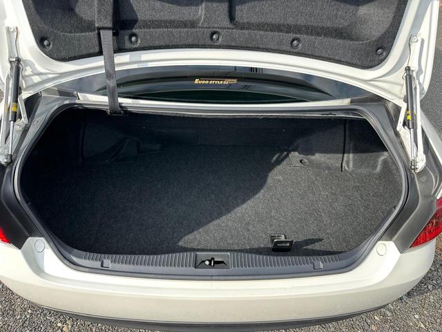 クラウンハイブリッド アスリートS ETC オートクルーズコントロール ナビ アルミホイール オートライト HID CVT スマートキー 電動格納ミラー 盗難防止システム パワーシート USB 衝突安全ボディ ABS ESC エアコン(18枚目)