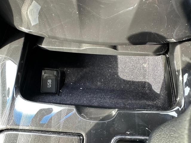 クラウンハイブリッド アスリートS ETC オートクルーズコントロール ナビ アルミホイール オートライト HID CVT スマートキー 電動格納ミラー 盗難防止システム パワーシート USB 衝突安全ボディ ABS ESC エアコン(39枚目)