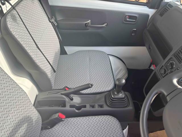 キャリイトラック ＫＣエアコン・パワステ　４ＷＤ　ＭＴ　クリアランスソナー　アイドリングストップ　オートライト　ＥＳＣ　エアコン　パワーステアリング　パワーウィンドウ（7枚目）