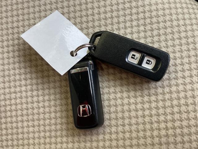 �X�}�[�g�L�[�V�X�e�����v�b�V���G���W���X�^�[�g�V�X�e���A�G���W���n���E��~�������^�b�`�ōs���A�L�[�̃��b�N�܂Ńh�A�m�u�ɐG��鎖�Ń����^�b�`����ōs�����Ƃ��o���܂���