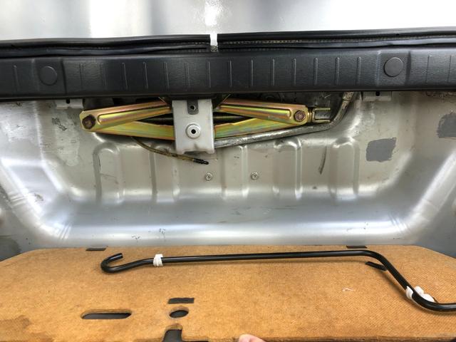 ＡＺオフロード ＸＣ　４ＷＤ（２人）　４ＷＤ／禁煙車／ＥＴＣ／カスタム車両／リフトアップ／純正オーディオ／Ｂｌｕｅｔｏｏｔｈ／パワステ／パワーウインドウ／ＡＢＳ／エアバック／黒革調シートカバー／キーレス／予備キー／社外ＡＷ（43枚目）