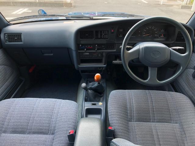 ハイラックスピックアップ ダブルキャブ SSR 4WD/ディーゼル/5MT/4ドア/5人乗り/ETC/エアコン/パワステ/15インチアルミホイール/社外シフトノブ/ドアバイザー/記録簿/取扱説明書(20枚目)