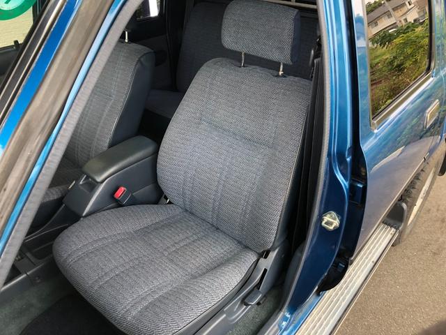 ハイラックスピックアップ ダブルキャブ SSR 4WD/ディーゼル/5MT/4ドア/5人乗り/ETC/エアコン/パワステ/15インチアルミホイール/社外シフトノブ/ドアバイザー/記録簿/取扱説明書(37枚目)