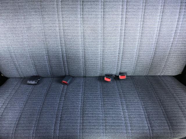 ハイラックスピックアップ ダブルキャブ SSR 4WD/ディーゼル/5MT/4ドア/5人乗り/ETC/エアコン/パワステ/15インチアルミホイール/社外シフトノブ/ドアバイザー/記録簿/取扱説明書(42枚目)