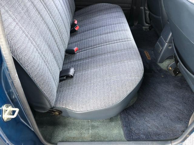 ハイラックスピックアップ ダブルキャブ SSR 4WD/ディーゼル/5MT/4ドア/5人乗り/ETC/エアコン/パワステ/15インチアルミホイール/社外シフトノブ/ドアバイザー/記録簿/取扱説明書(44枚目)