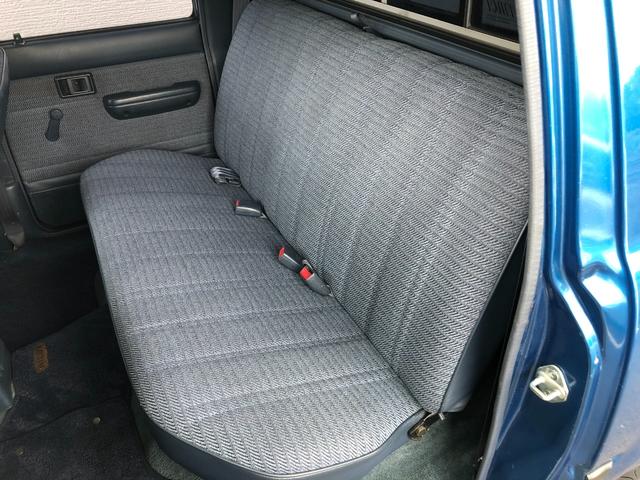 ハイラックスピックアップ ダブルキャブ SSR 4WD/ディーゼル/5MT/4ドア/5人乗り/ETC/エアコン/パワステ/15インチアルミホイール/社外シフトノブ/ドアバイザー/記録簿/取扱説明書(49枚目)