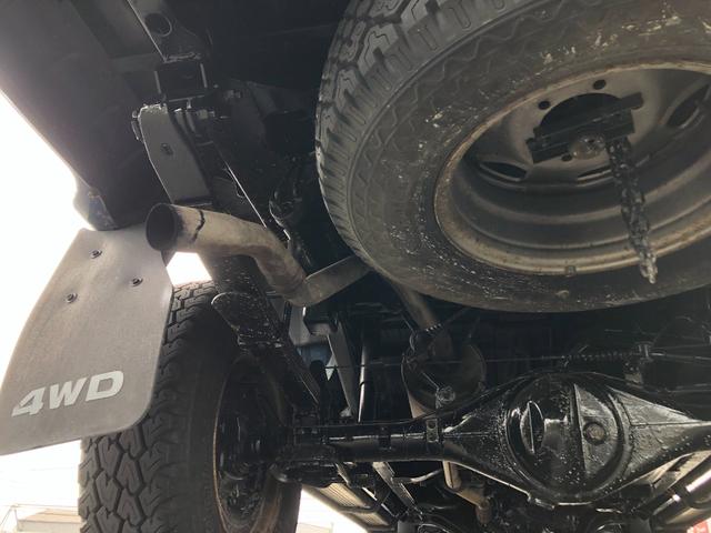 ハイラックスピックアップ ダブルキャブ SSR 4WD/ディーゼル/5MT/4ドア/5人乗り/ETC/エアコン/パワステ/15インチアルミホイール/社外シフトノブ/ドアバイザー/記録簿/取扱説明書(60枚目)