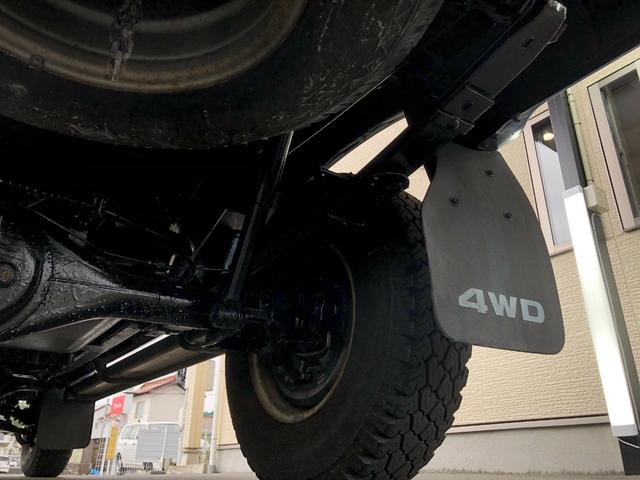 ハイラックスピックアップ ダブルキャブ SSR 4WD/ディーゼル/5MT/4ドア/5人乗り/ETC/エアコン/パワステ/15インチアルミホイール/社外シフトノブ/ドアバイザー/記録簿/取扱説明書(64枚目)