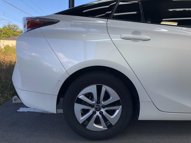 プリウス A 禁煙車/ETC/Fドラレコ/純正SDナビ(NSZT-Y66T)/Bluetooth/DVD/CD/SD/バックカメラ/ブラインドスポットモニター/LEDヘッドライト/ヘッドアップディスプレイ/予備キー(12枚目)