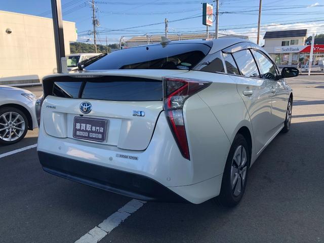 プリウス A 禁煙車/ETC/Fドラレコ/純正SDナビ(NSZT-Y66T)/Bluetooth/DVD/CD/SD/バックカメラ/ブラインドスポットモニター/LEDヘッドライト/ヘッドアップディスプレイ/予備キー(21枚目)