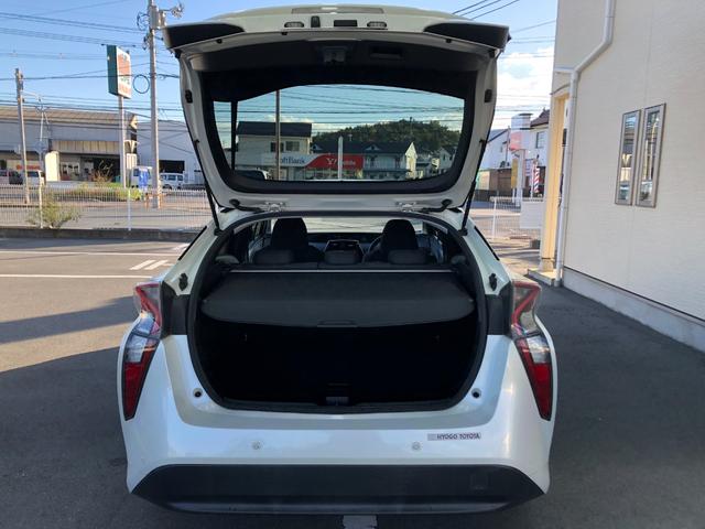 プリウス A 禁煙車/ETC/Fドラレコ/純正SDナビ(NSZT-Y66T)/Bluetooth/DVD/CD/SD/バックカメラ/ブラインドスポットモニター/LEDヘッドライト/ヘッドアップディスプレイ/予備キー(65枚目)