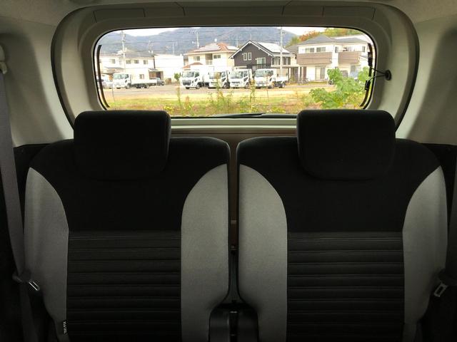 【リヤシート】