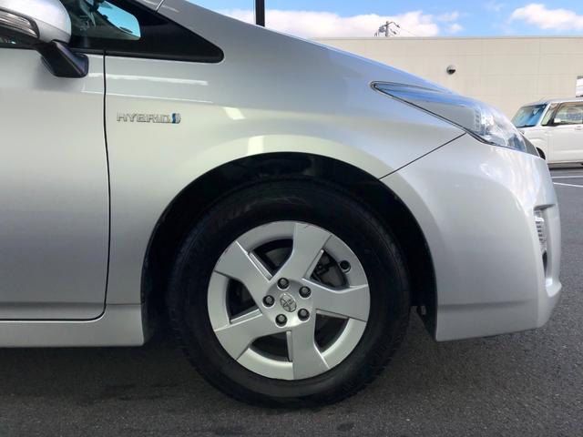 プリウス S 禁煙車/ETC/純正HDDナビ/バックカメラ/Bluetooth/TV/DVD/CD/SD/オートライト/フォグランプ/電動格納ミラー/ドアバイザー/純正15インチアルミホイール/スマートキー(9枚目)