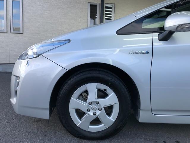 プリウス S 禁煙車/ETC/純正HDDナビ/バックカメラ/Bluetooth/TV/DVD/CD/SD/オートライト/フォグランプ/電動格納ミラー/ドアバイザー/純正15インチアルミホイール/スマートキー(13枚目)