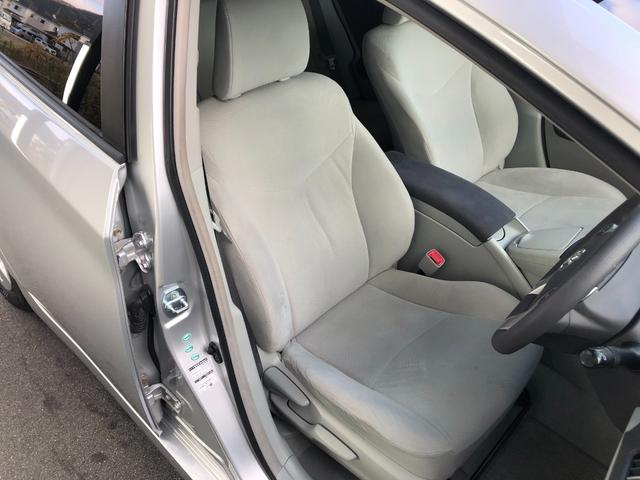 プリウス S 禁煙車/ETC/純正HDDナビ/バックカメラ/Bluetooth/TV/DVD/CD/SD/オートライト/フォグランプ/電動格納ミラー/ドアバイザー/純正15インチアルミホイール/スマートキー(41枚目)