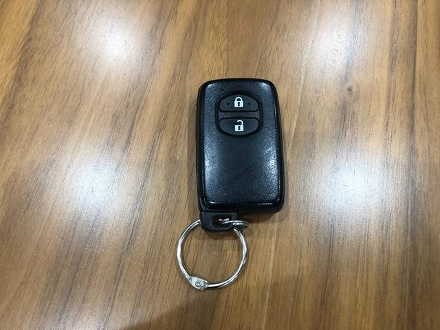 プリウスアルファ Ｓ　禁煙車／ＥＴＣ／ストラーダナビ（ＣＮ－ＡＳ３００ＷＤ）／バックカメラ／Ｂｌｕｅｔｏｏｔｈ／ＴＶ／ＤＶＤ／ＣＤ／ＳＤ／オートライト／フォグランプ／電動格納ミラー／オートエアコン／スマートキー（79枚目）