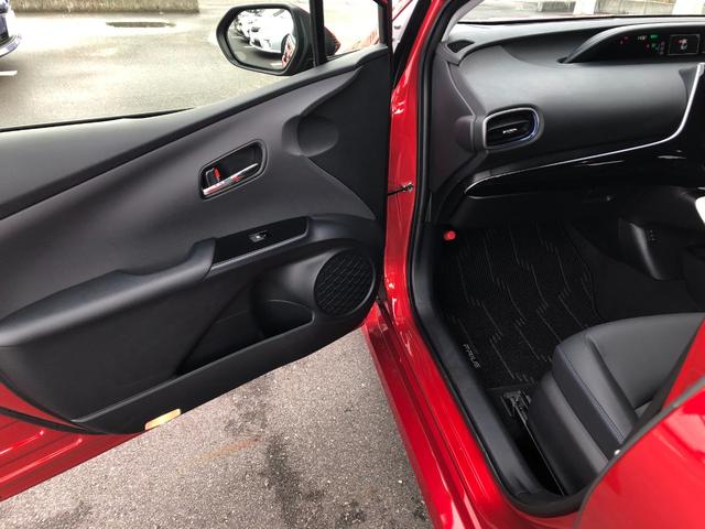 プリウス Ｓツーリングセレクション　禁煙車／ＥＴＣ／純正ＳＤナビ（ＮＳＺＴ－Ｗ６４Ｔ）／バックカメラ／Ｂｌｕｅｔｏｏｔｈ／ＴＶ／ＤＶＤ／ＣＤ／ＳＤ／レーダークルーズコントロール／シートヒーター／レザーシート／ＬＥＤヘッドライト／予備キー（50枚目）