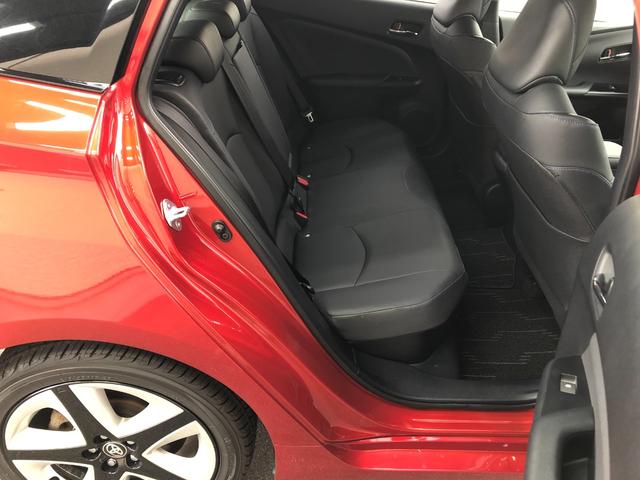 プリウス Ｓツーリングセレクション　禁煙車／ＥＴＣ／純正ＳＤナビ（ＮＳＺＴ－Ｗ６４Ｔ）／バックカメラ／Ｂｌｕｅｔｏｏｔｈ／ＴＶ／ＤＶＤ／ＣＤ／ＳＤ／レーダークルーズコントロール／シートヒーター／レザーシート／ＬＥＤヘッドライト／予備キー（55枚目）