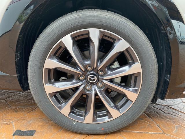 ＣＸ－３ １５Ｓ　アーバン　ドレッサー　全周囲カメラ　本革シート　クリアランスソナー　オートクルーズコントロール　レーンアシスト　衝突被害軽減システム　ＴＶ　ＬＥＤヘッドランプ　アルミホイール　アイドリングストップ　シートヒーター　ＡＴ（20枚目）