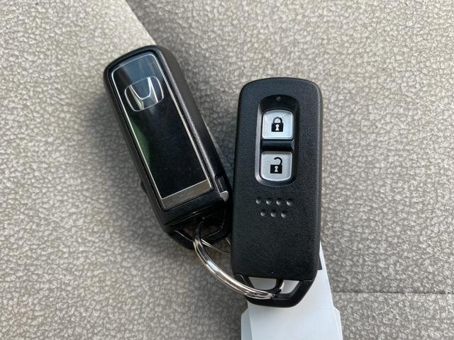 �X�}�[�g�L�[�V�X�e�����v�b�V���G���W���X�^�[�g�V�X�e���A�G���W���n���E��~�������^�b�`�ōs���A�L�[�̃��b�N�܂Ńh�A�m�u�ɐG��鎖�Ń����^�b�`����ōs�����Ƃ��o���܂���