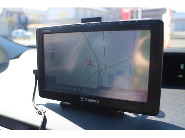 プリウス S ナビ アルミホイール オートライト CVT スマートキー アイドリングストップ 盗難防止システム CD 衝突安全ボディ ABS ESC エアコン パワーステアリング パワーウィンドウ 運転席エアバッグ(4枚目)