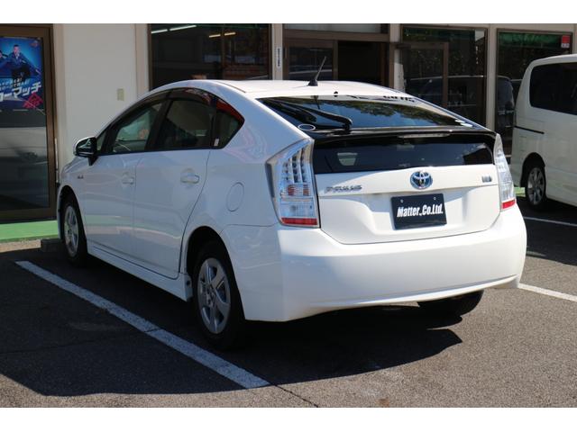 プリウス S ナビ アルミホイール オートライト CVT スマートキー アイドリングストップ 盗難防止システム CD 衝突安全ボディ ABS ESC エアコン パワーステアリング パワーウィンドウ 運転席エアバッグ(17枚目)