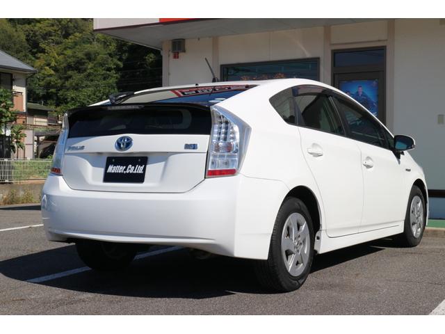 プリウス S ナビ アルミホイール オートライト CVT スマートキー アイドリングストップ 盗難防止システム CD 衝突安全ボディ ABS ESC エアコン パワーステアリング パワーウィンドウ 運転席エアバッグ(22枚目)