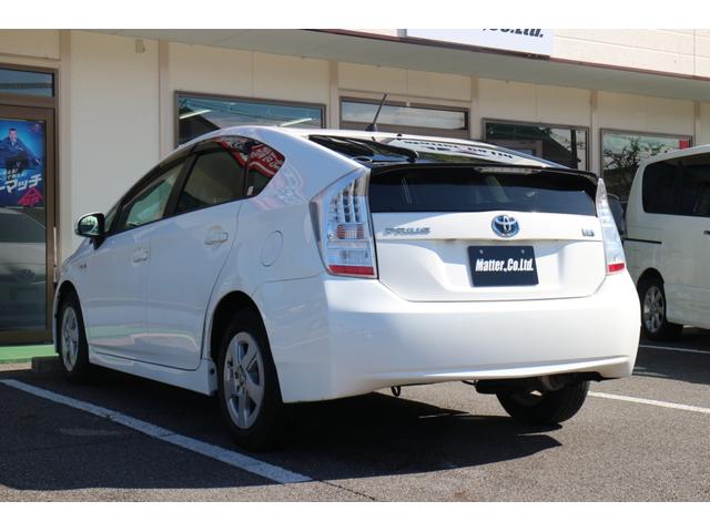 プリウス S ナビ アルミホイール オートライト CVT スマートキー アイドリングストップ 盗難防止システム CD 衝突安全ボディ ABS ESC エアコン パワーステアリング パワーウィンドウ 運転席エアバッグ(23枚目)