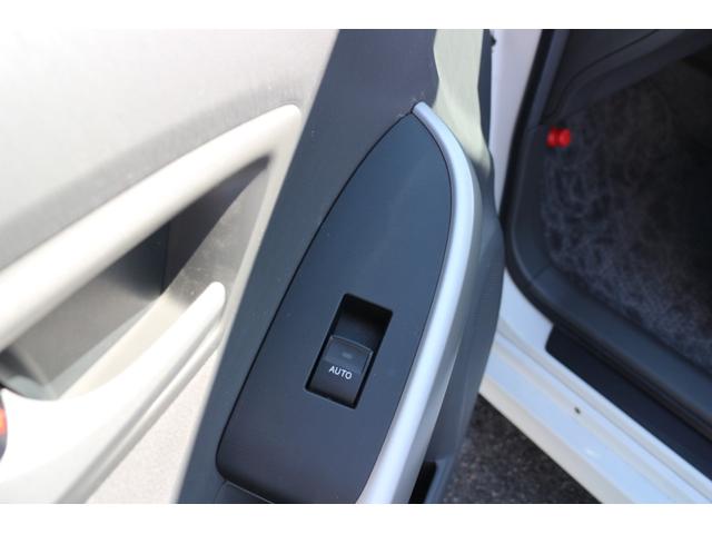 プリウス S ナビ アルミホイール オートライト CVT スマートキー アイドリングストップ 盗難防止システム CD 衝突安全ボディ ABS ESC エアコン パワーステアリング パワーウィンドウ 運転席エアバッグ(30枚目)