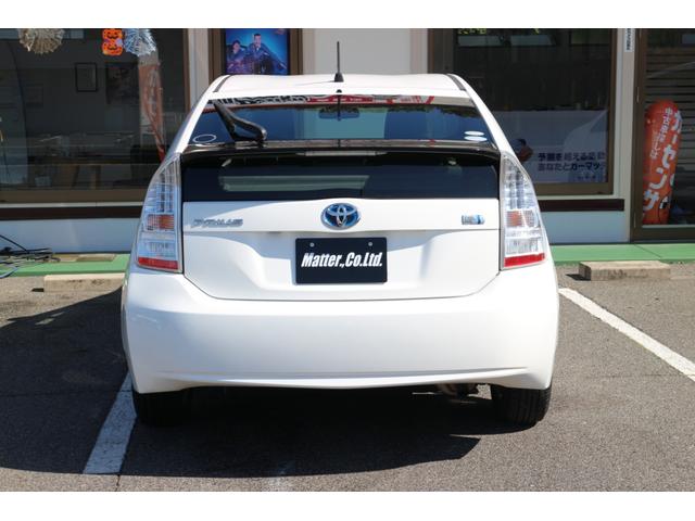 プリウス S ナビ アルミホイール オートライト CVT スマートキー アイドリングストップ 盗難防止システム CD 衝突安全ボディ ABS ESC エアコン パワーステアリング パワーウィンドウ 運転席エアバッグ(46枚目)