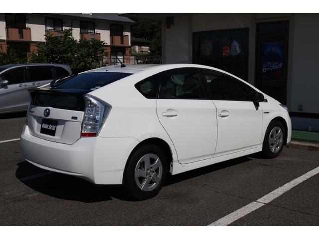 プリウス S ナビ アルミホイール オートライト CVT スマートキー アイドリングストップ 盗難防止システム CD 衝突安全ボディ ABS ESC エアコン パワーステアリング パワーウィンドウ 運転席エアバッグ(50枚目)