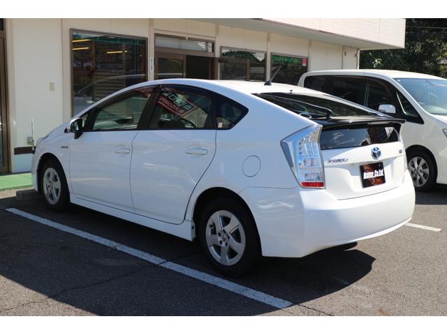 プリウス S ナビ アルミホイール オートライト CVT スマートキー アイドリングストップ 盗難防止システム CD 衝突安全ボディ ABS ESC エアコン パワーステアリング パワーウィンドウ 運転席エアバッグ(51枚目)