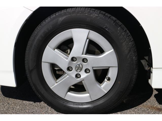 プリウス S ナビ アルミホイール オートライト CVT スマートキー アイドリングストップ 盗難防止システム CD 衝突安全ボディ ABS ESC エアコン パワーステアリング パワーウィンドウ 運転席エアバッグ(56枚目)