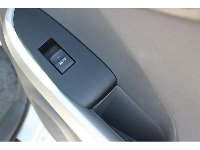 プリウス S ナビ アルミホイール オートライト CVT スマートキー アイドリングストップ 盗難防止システム CD 衝突安全ボディ ABS ESC エアコン パワーステアリング パワーウィンドウ 運転席エアバッグ(57枚目)