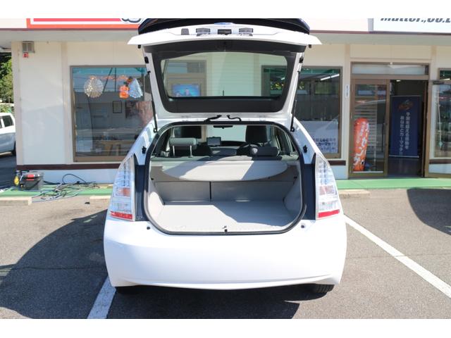 プリウス S ナビ アルミホイール オートライト CVT スマートキー アイドリングストップ 盗難防止システム CD 衝突安全ボディ ABS ESC エアコン パワーステアリング パワーウィンドウ 運転席エアバッグ(58枚目)