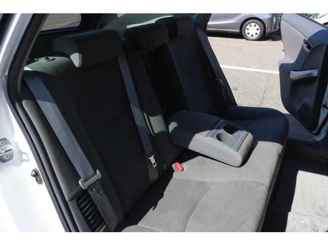 プリウス S ナビ アルミホイール オートライト CVT スマートキー アイドリングストップ 盗難防止システム CD 衝突安全ボディ ABS ESC エアコン パワーステアリング パワーウィンドウ 運転席エアバッグ(67枚目)